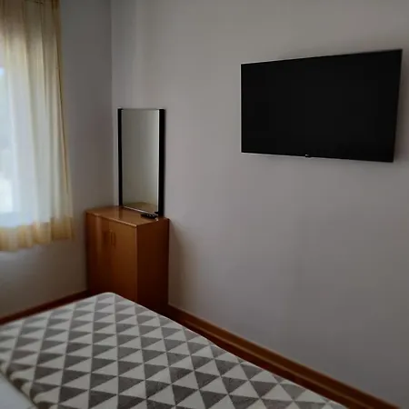 Apartments Vili *